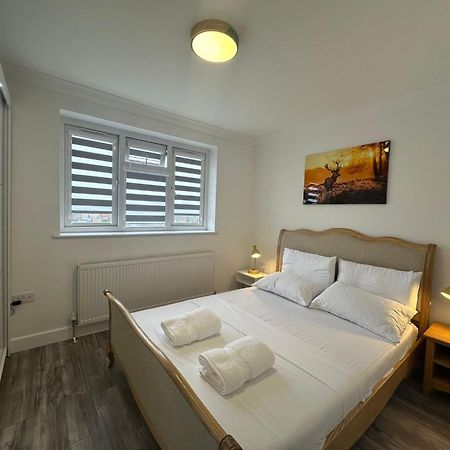 Lamorna Luton  Extérieur photo