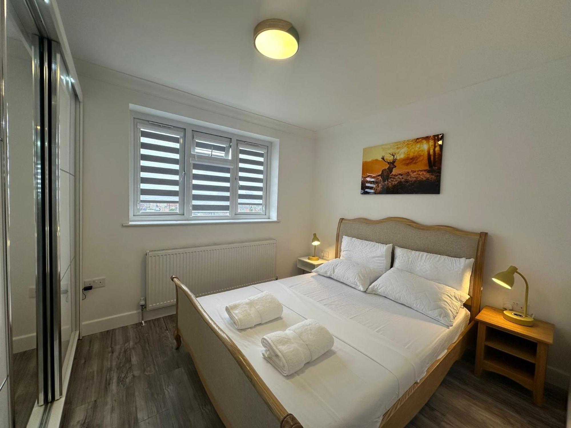 Lamorna Luton  Extérieur photo
