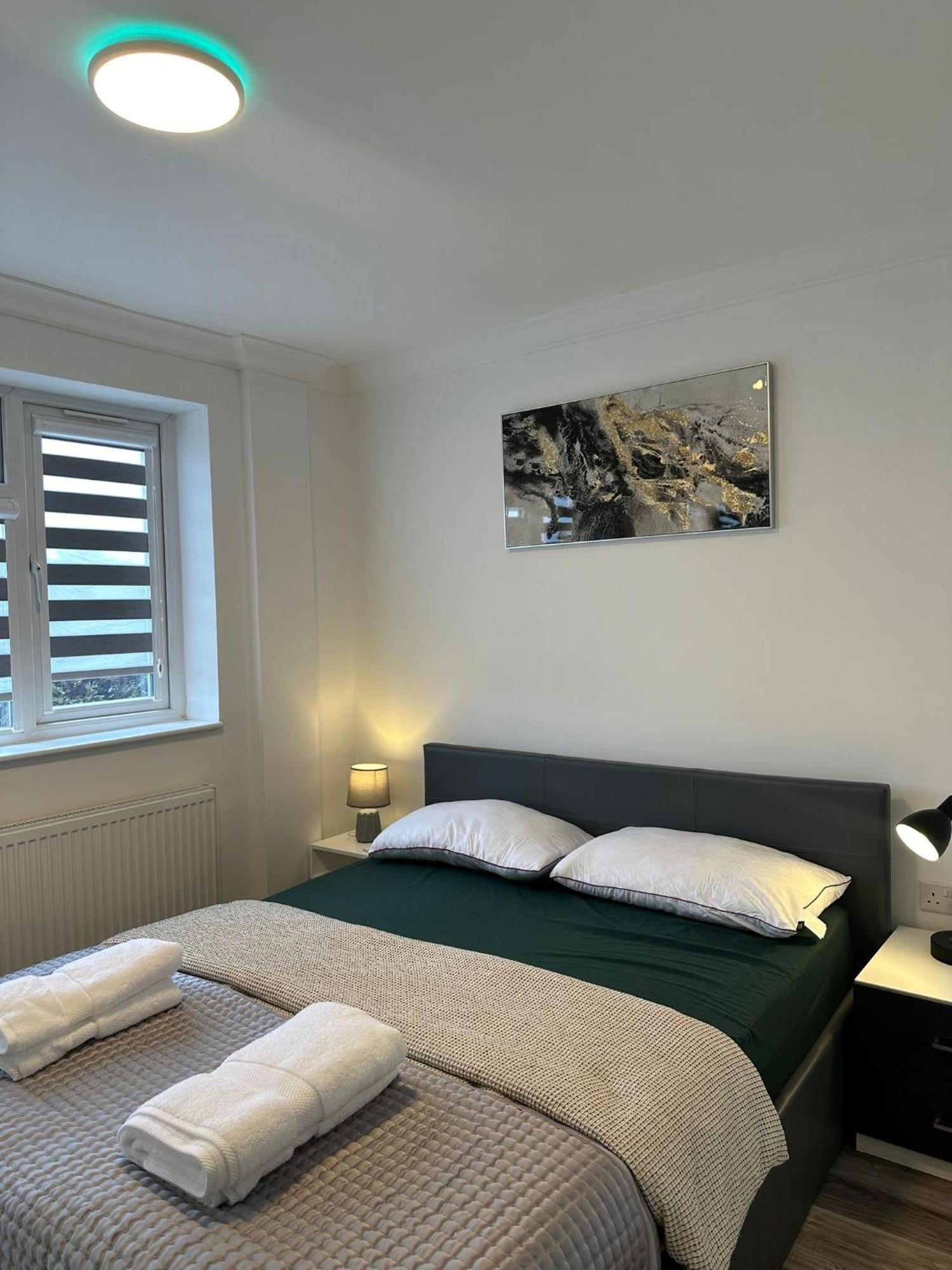 Lamorna Luton  Extérieur photo